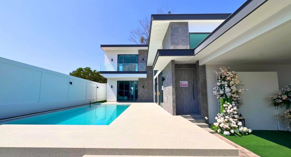 For sale 4 ベッドルーム villa in Bang Lamung, Chonburi