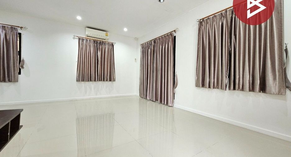 For sale 3 bedrooms house in Ban Bueng, Chonburi