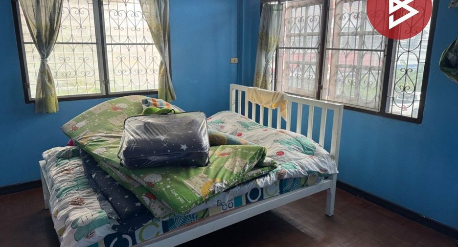 À vendre 2 chambres maison de ville à Bang Pakong, Chachoengsao