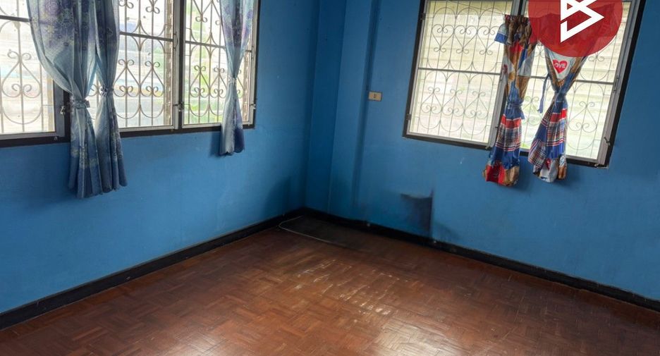 À vendre 2 chambres maison de ville à Bang Pakong, Chachoengsao