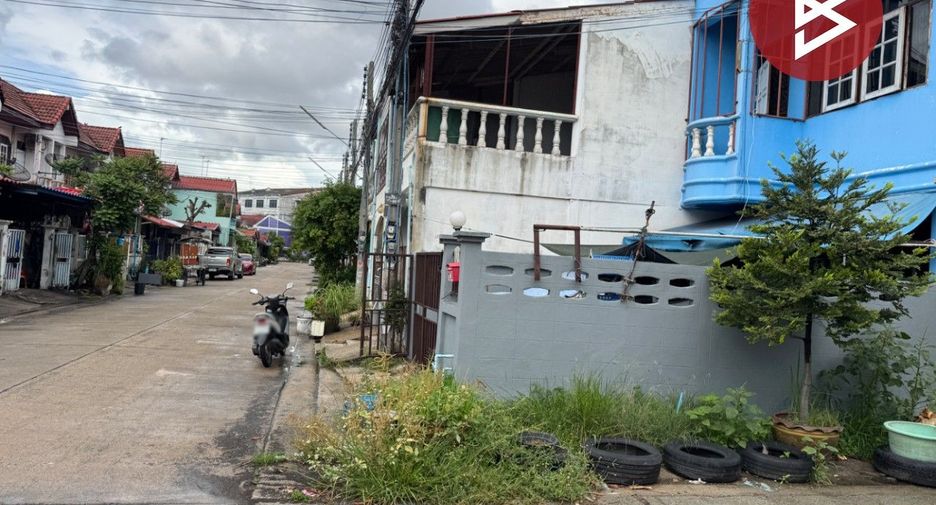 À vendre 2 chambres maison de ville à Bang Pakong, Chachoengsao