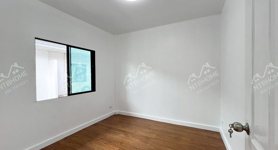 À vendre 3 chambres maison de ville à Bang Bua Thong, Nonthaburi