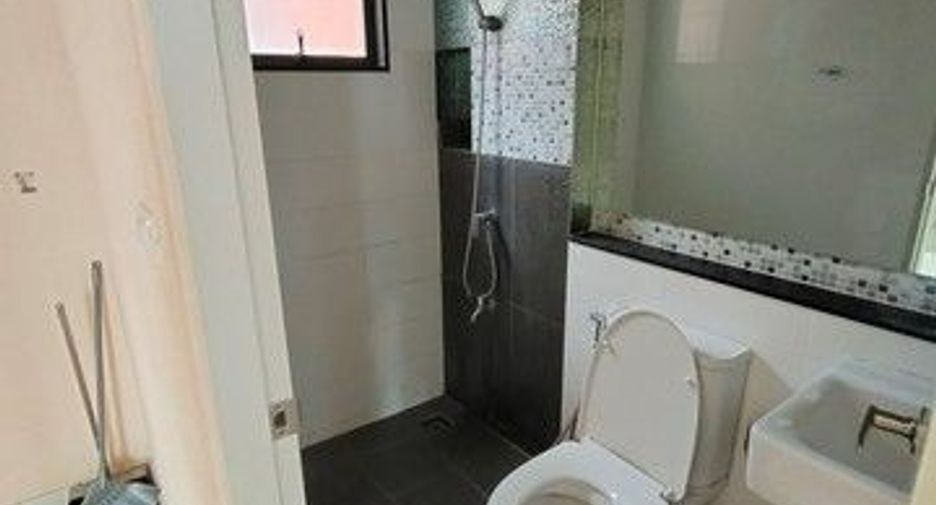 For sale 3 bedrooms townhouse in Thung Khru, Bangkok
