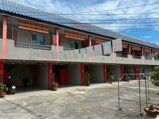 Apartamento en venta de 10 habitaciones en Si Racha, Chonburi