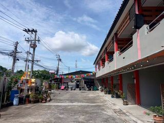 Apartamento en venta de 10 habitaciones en Si Racha, Chonburi