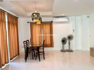À louer 3 chambres maison à Si Racha, Chonburi