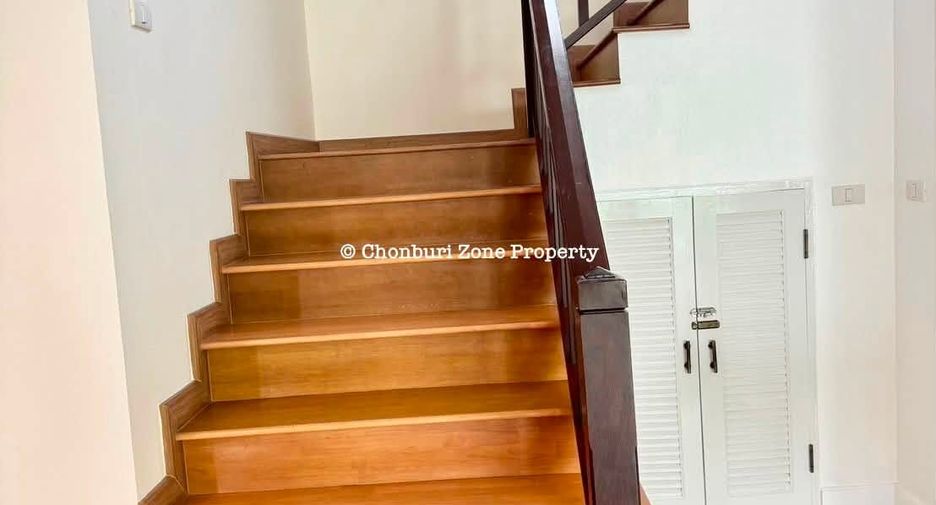 À louer 3 chambres maison à Si Racha, Chonburi
