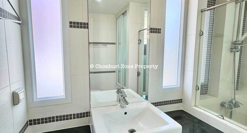 À louer 3 chambres maison à Si Racha, Chonburi
