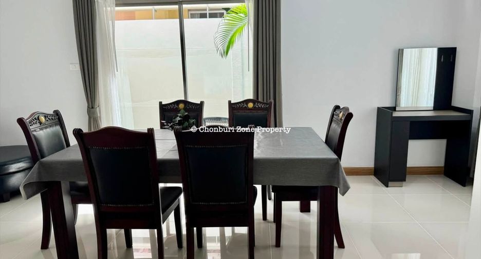À louer 3 chambres maison à Si Racha, Chonburi