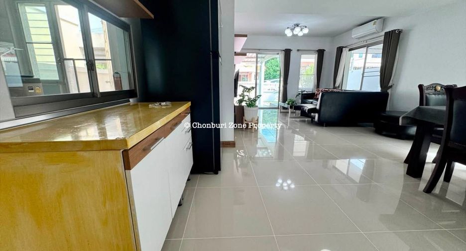À louer 3 chambres maison à Si Racha, Chonburi
