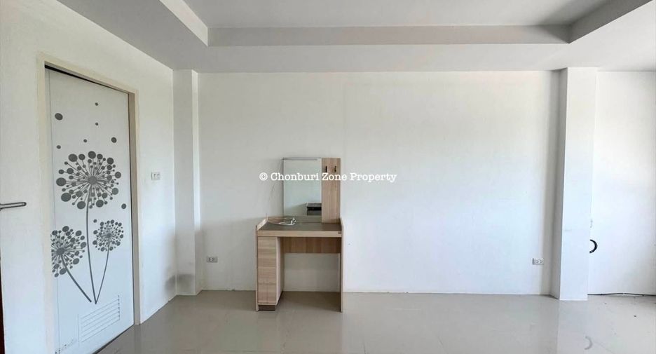 À vendre 4 chambres local commercial à Si Racha, Chonburi