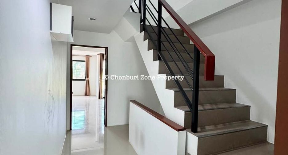 À vendre 4 chambres local commercial à Si Racha, Chonburi