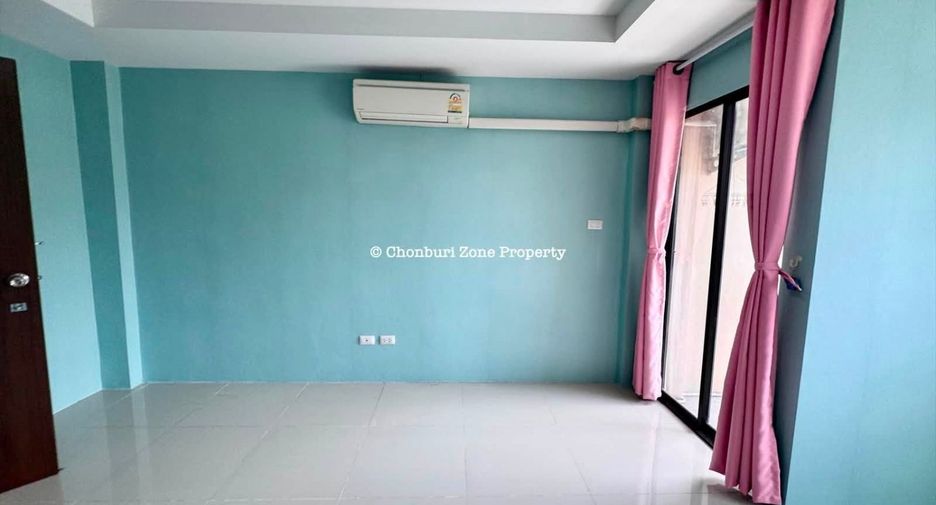 À vendre 4 chambres local commercial à Si Racha, Chonburi