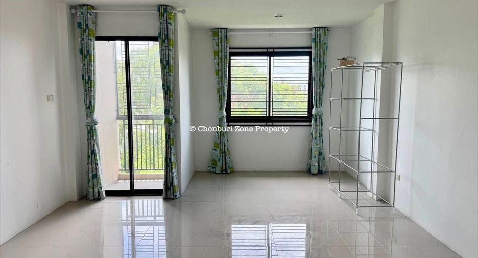 À vendre 4 chambres local commercial à Si Racha, Chonburi