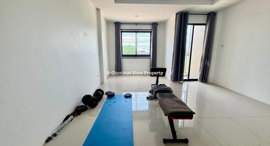 À vendre 4 chambres local commercial à Si Racha, Chonburi
