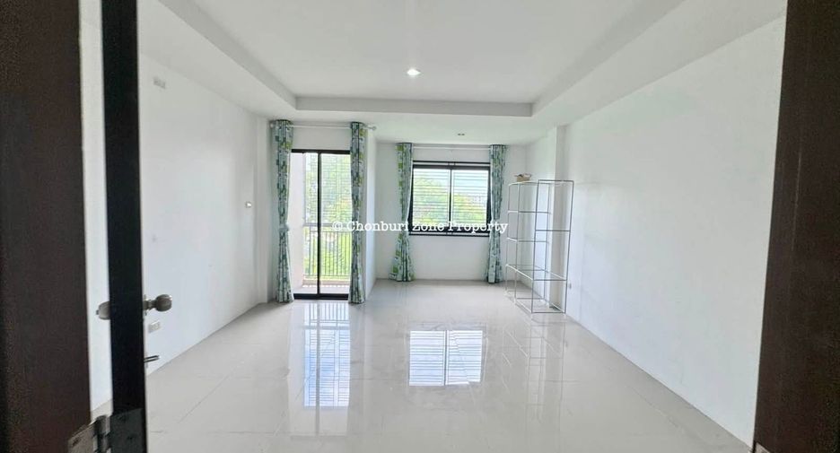 À vendre 4 chambres local commercial à Si Racha, Chonburi