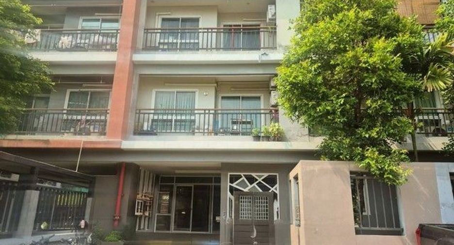 For sale 1 bed condo in Bang Kapi, Bangkok