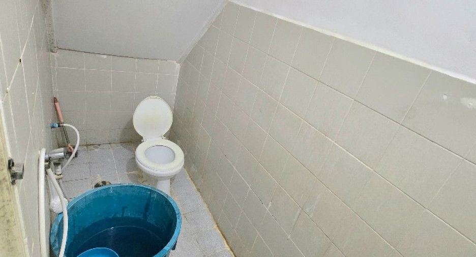 For sale 2 bedrooms townhouse in Phra Samut Chedi, Samut Prakan