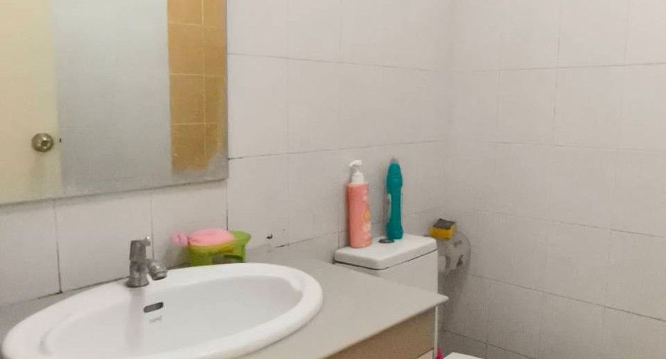 For sale 2 bedrooms townhouse in Phra Samut Chedi, Samut Prakan
