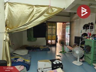 Casa adosada en venta de 3 habitaciones en Thung Khru, Bangkok