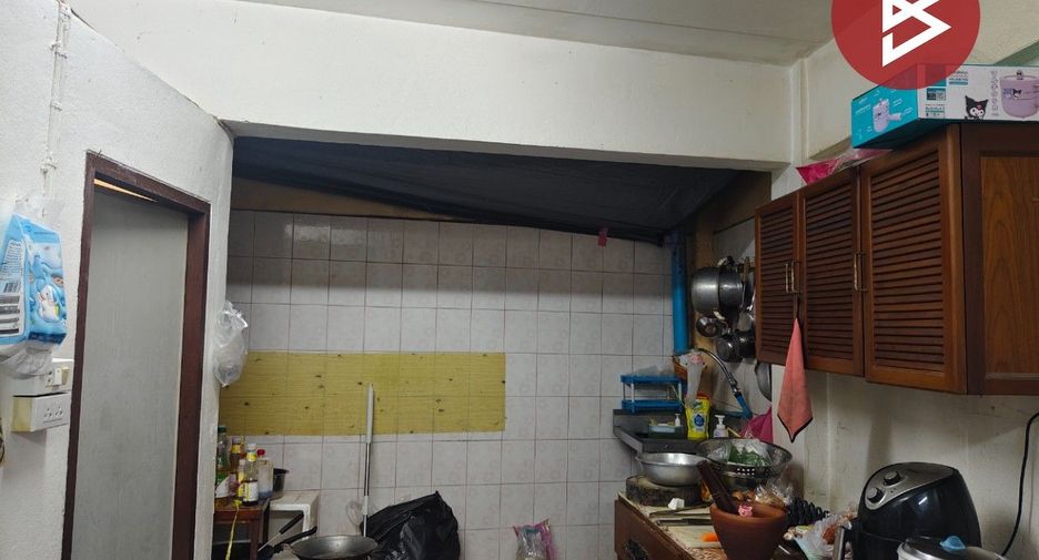 Casa adosada en venta de 3 habitaciones en Thung Khru, Bangkok