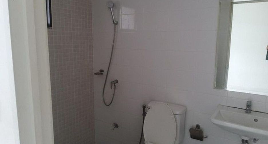 For sale 3 ベッドルーム townhouse in Nong Khaem, Bangkok