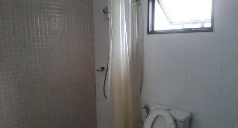 For sale 3 ベッドルーム townhouse in Nong Khaem, Bangkok