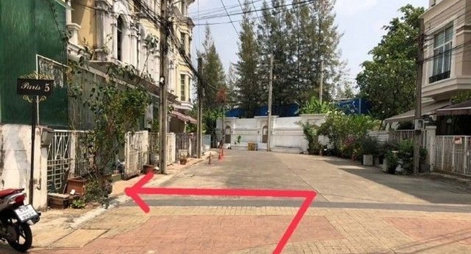 出售 1 卧室 联排别墅 在 Chatuchak, 曼谷