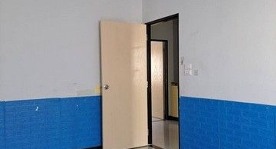 Reihenhaus zum Kauf mit 4 Zimmer in Nong Chok, Bangkok