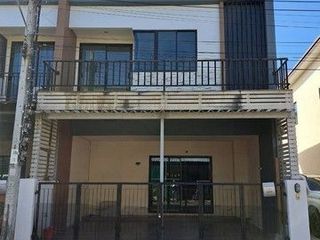 For sale 4 bedrooms townhouse in Nong Chok, Bangkok