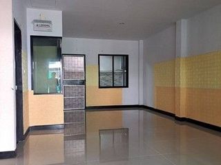 For sale 4 bedrooms townhouse in Nong Chok, Bangkok
