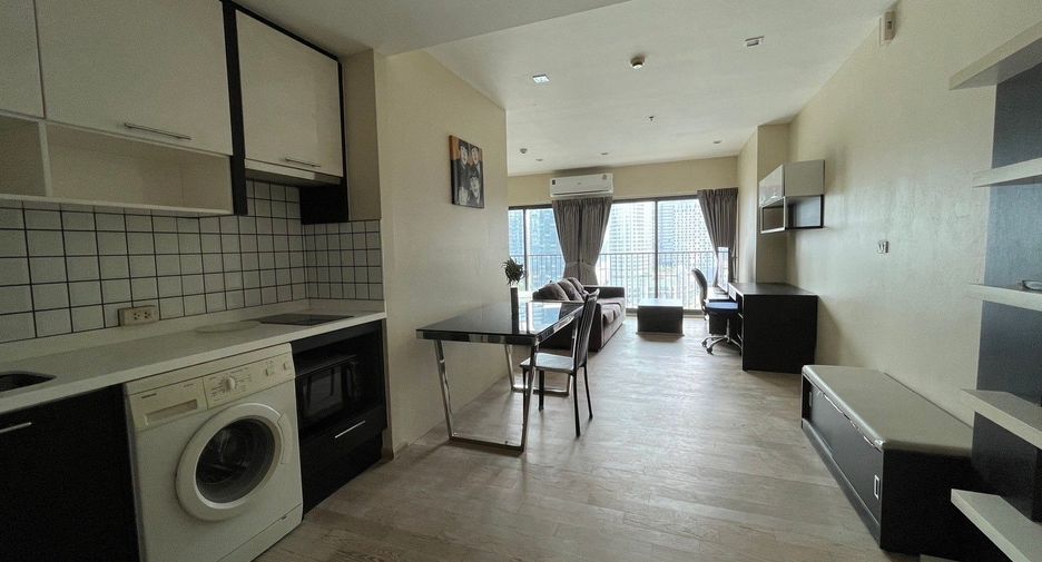 For rent 1 bed condo in Khlong Toei, Bangkok