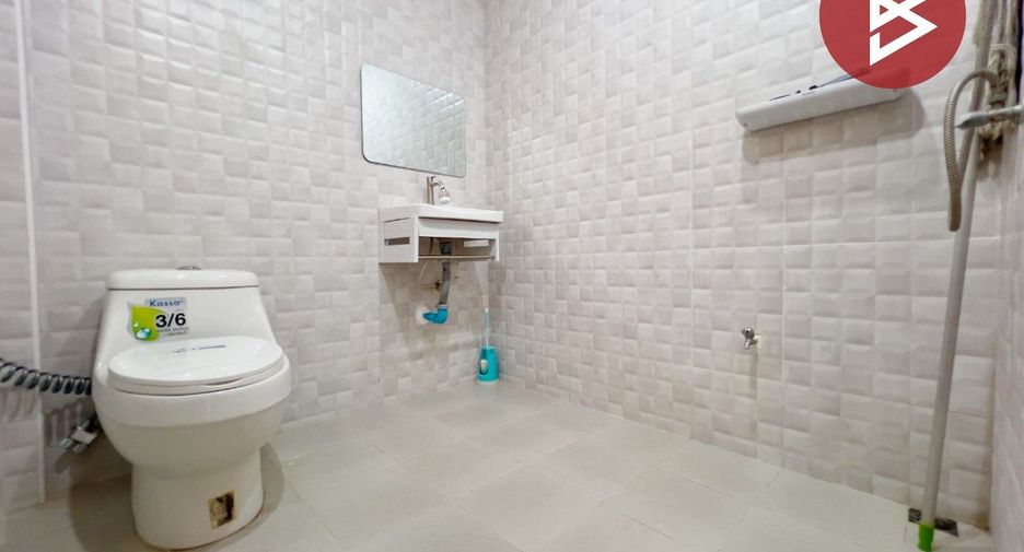 Reihenhaus zur Miete und zum Kauf mit 2 Zimmer in Mueang Nakhon Pathom, Nakhon Pathom