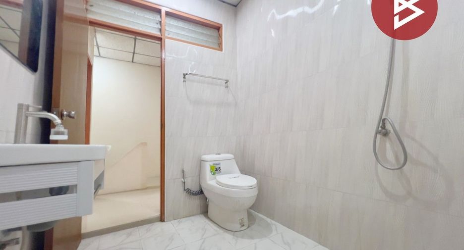 Reihenhaus zur Miete und zum Kauf mit 2 Zimmer in Mueang Nakhon Pathom, Nakhon Pathom