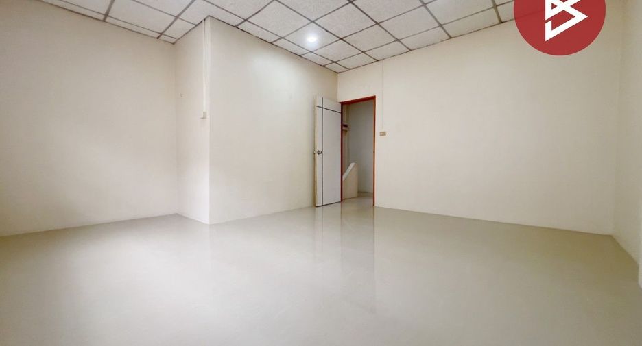 Reihenhaus zur Miete und zum Kauf mit 2 Zimmer in Mueang Nakhon Pathom, Nakhon Pathom