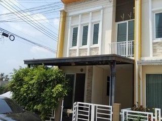 For rent 3 bedrooms townhouse in Nong Khaem, Bangkok