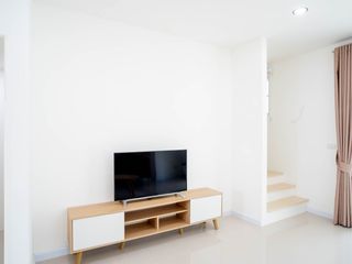 À vendre 3 chambres maison de ville à Klaeng, Rayong