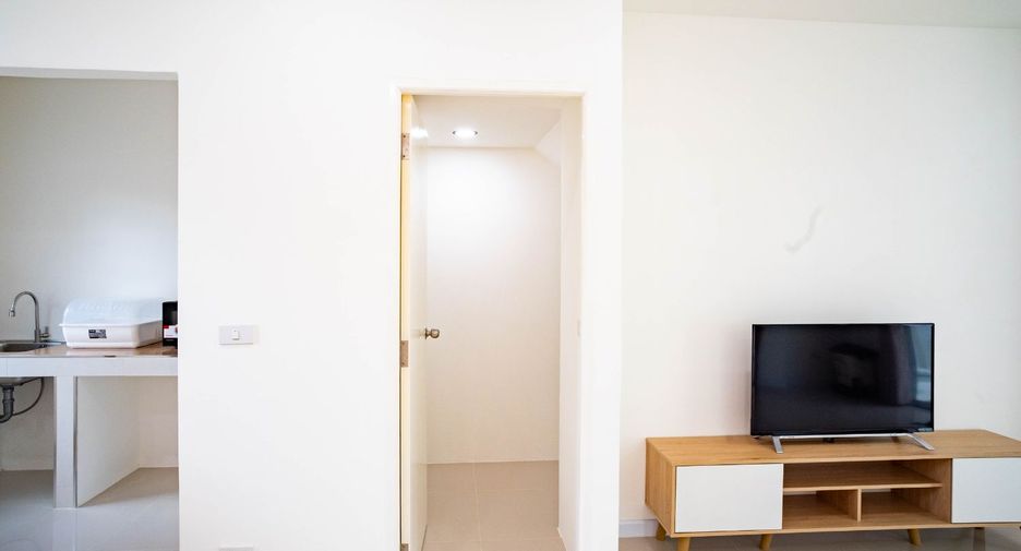 À vendre 3 chambres maison de ville à Klaeng, Rayong
