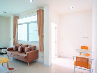 À vendre 3 chambres maison de ville à Klaeng, Rayong