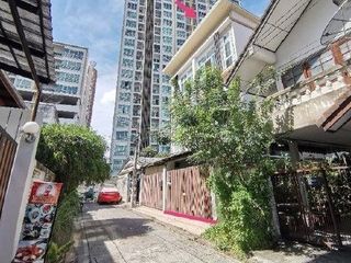 Reihenhaus zum Kauf mit 4 Zimmer in Huai Khwang, Bangkok