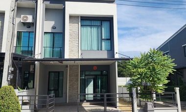 For sale 3 bedrooms townhouse in Sai Mai, Bangkok