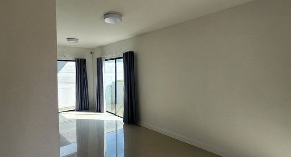 For sale 3 bedrooms townhouse in Sai Mai, Bangkok