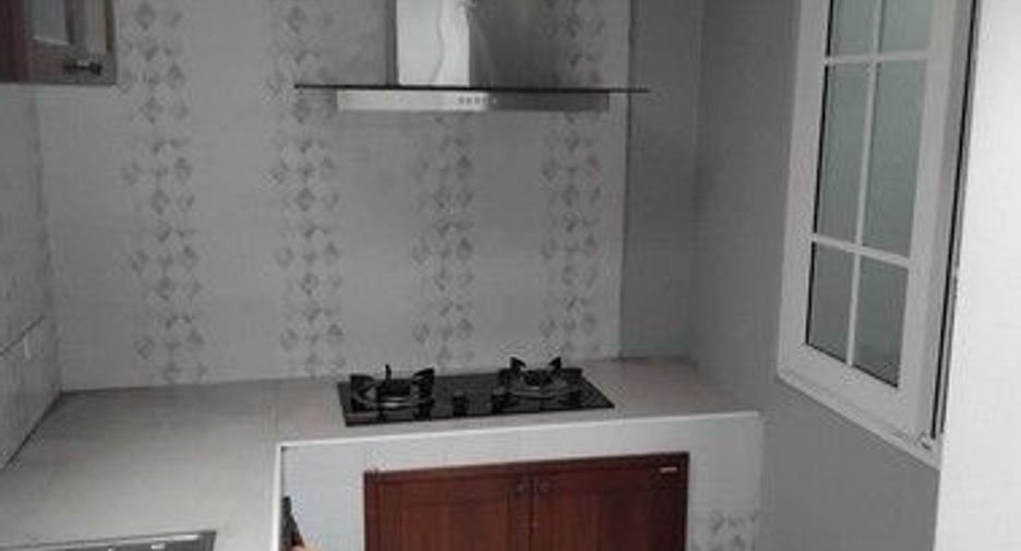 Casa adosada en venta de 3 habitaciones en Bang Khen, Bangkok