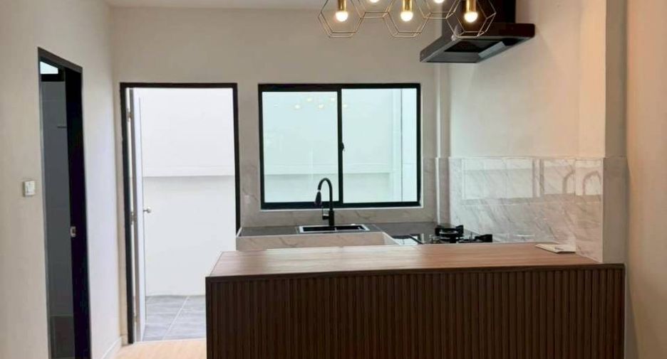 For sale 3 bedrooms townhouse in Kathu, Phuket