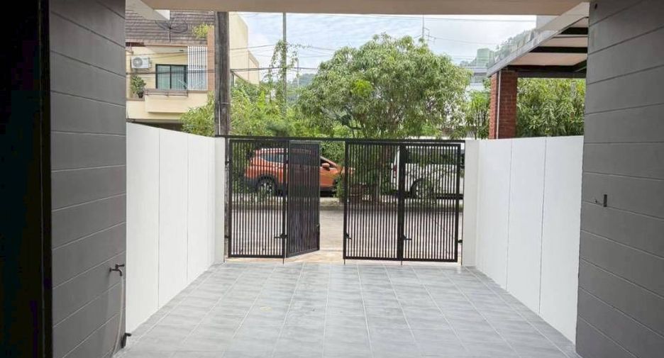 For sale 3 bedrooms townhouse in Kathu, Phuket