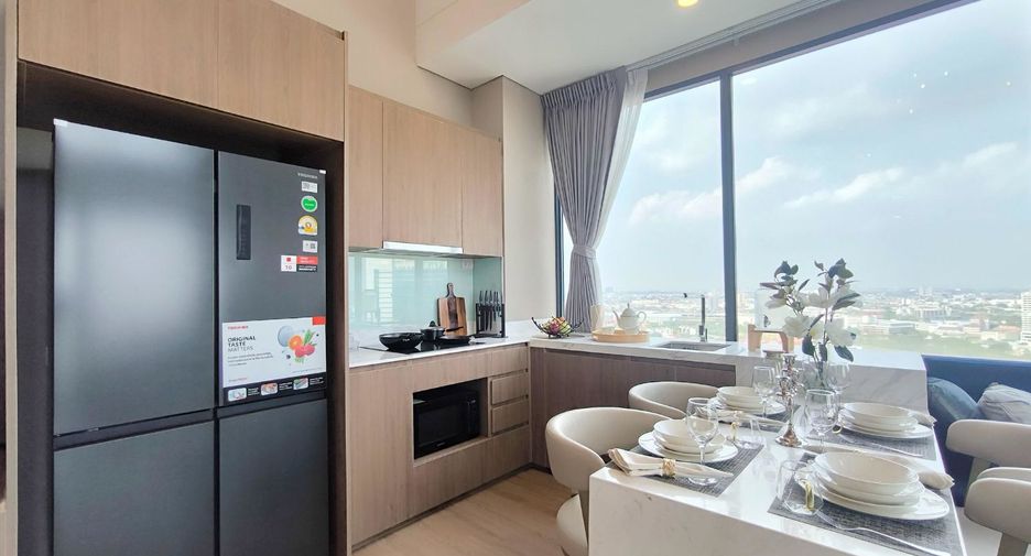 For rent 2 bedrooms condo in Huai Khwang, Bangkok