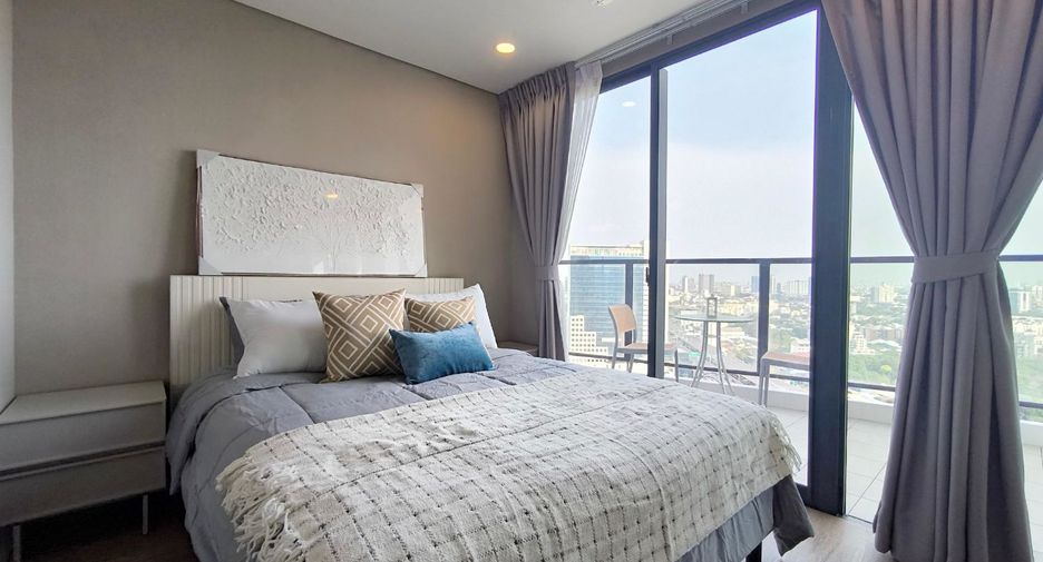 For rent 2 bedrooms condo in Huai Khwang, Bangkok