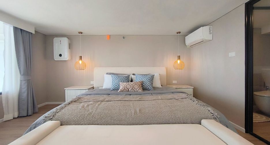 For rent 2 bedrooms condo in Huai Khwang, Bangkok