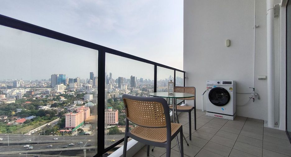 For rent 2 bedrooms condo in Huai Khwang, Bangkok