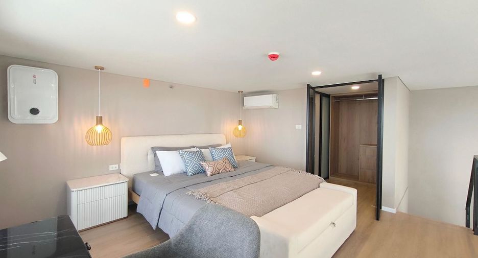 For rent 2 bedrooms condo in Huai Khwang, Bangkok